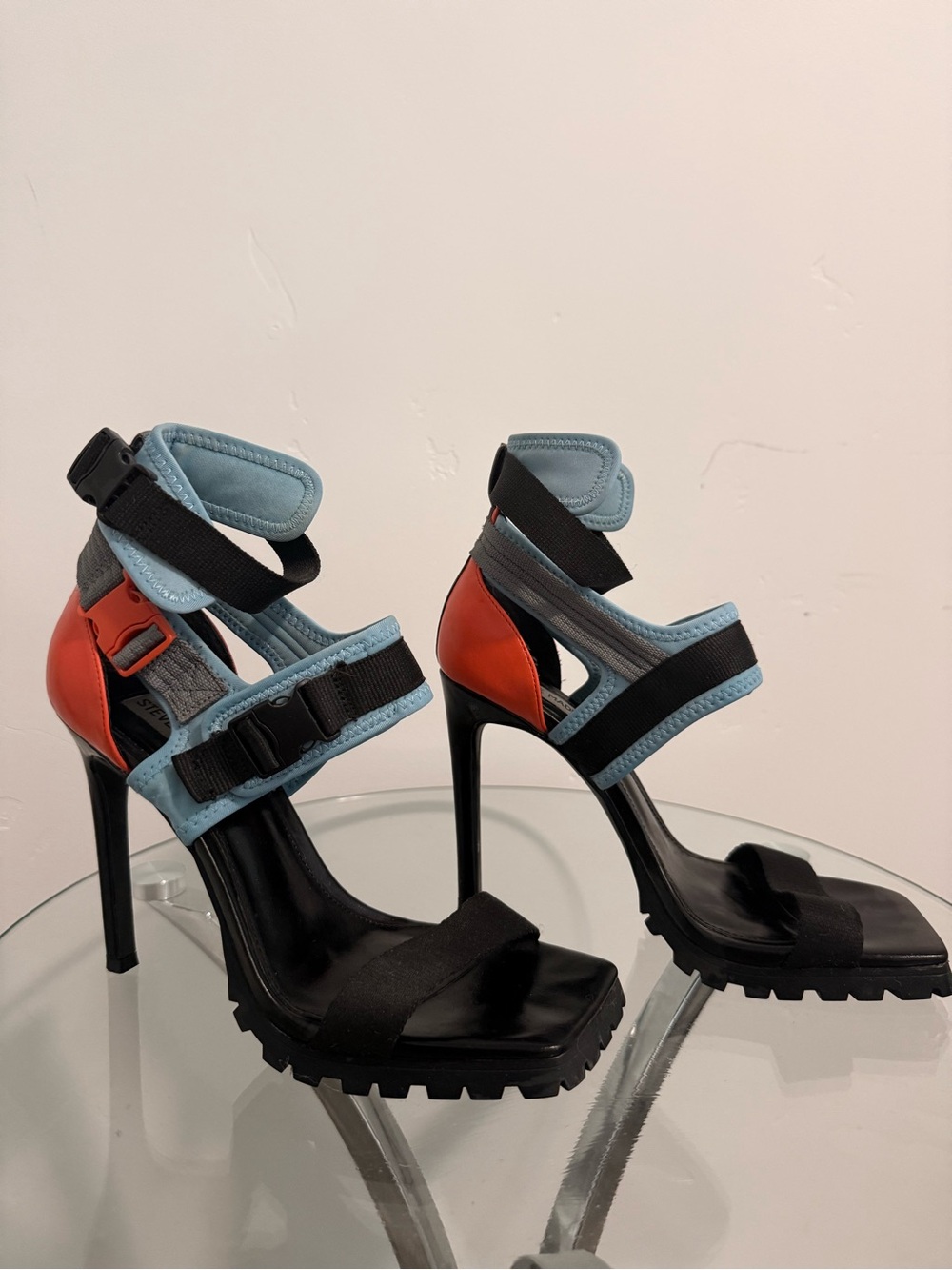 Steve Madden Vibing black Multi Sporty Heels